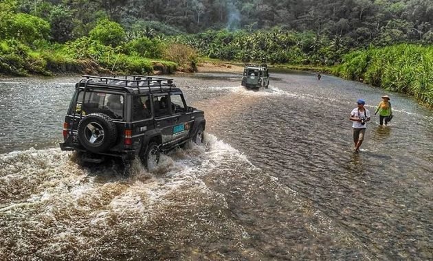 TOURISM TRAVEL 4D3N TUMPAK SEWU BROMO IJEN SUKAMADE