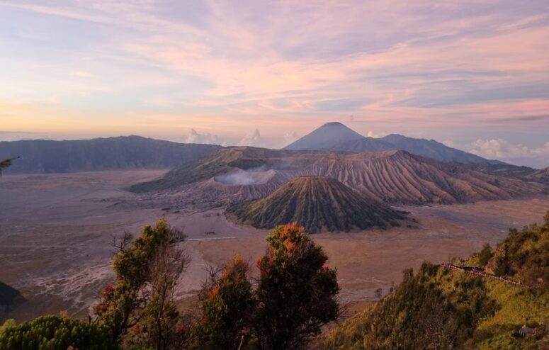 Bromo Sunrise Tour: 1D Tour from Surabaya or Malang