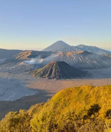 MOUNT BROMO TOUR, BROMO TOURISM TRAVEL, BROMO ECO TOURISM, BROMO SUNRISE TOUR MOUNT BROMO TOUR, BROMO TOURISM TRAVEL, BROMO ECO TOURISM, BROMO SUNRISE TOUR