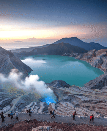 IJEN BLUE FIRE MOUNT BROMO TOUR, BROMO TOURISM TRAVEL, BROMO ECO TOURISM, BROMO SUNRISE TOUR
