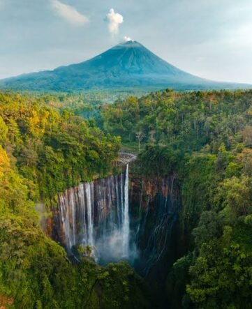 TUMPAK SEWU BROMO IJEN SUKAMADE TOUR 4D3N MOUNT BROMO TOUR, BROMO TOURISM TRAVEL, BROMO ECO TOURISM, BROMO SUNRISE TOUR